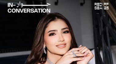 الفنانة مي عمر