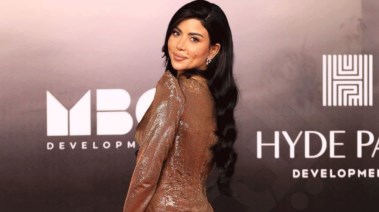 كارولين عزمي