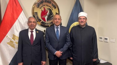 الدكتور محمد مختار جمعة مع قيادات حزب حماة الوطن