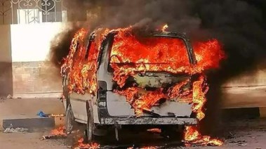 احتراق ميكروباص - أرشيفية 