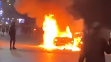 السيارة المشتعلة 