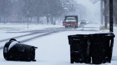 عاصفة ثلجية تضرب الولايات المتحدة 