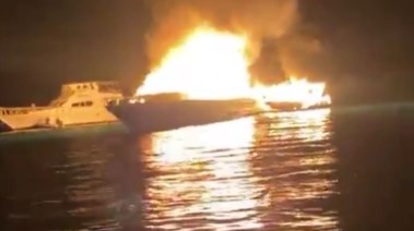 جانب من الحريق 