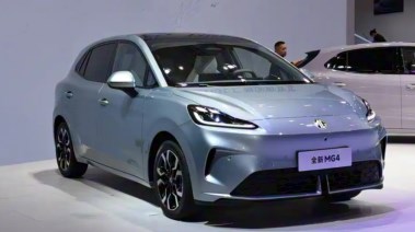  سيارة MG4 الكهربائية ببطارية شبه صلبة