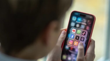 استخدام الأطفال للسوشيال ميديا - أرشيفية