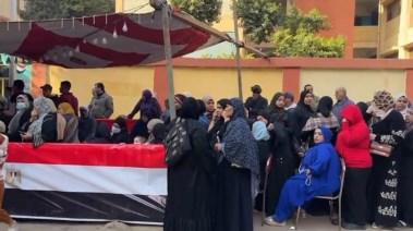 احتشاد الناخبين أمام اللجان الانتخابية