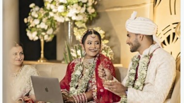 العروس وزوجها