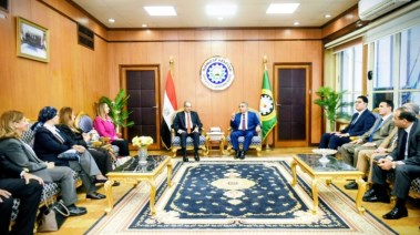 وزير الاتصالات خلال لقائه محافظ الدقهلية