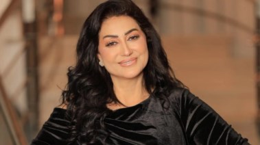 الفنانة وفاء عامر