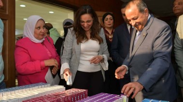 محافظ بورسعيد يشهد احتفالية «صُنّاع الخير» لتوزيع مساعدات إنسانية وإطلاق قافلة طبية شاملة