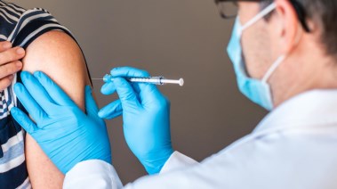 لقاحات كوفيد-19- تعبيرية