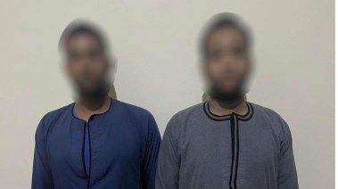 المتهمان بعد ضبطهما