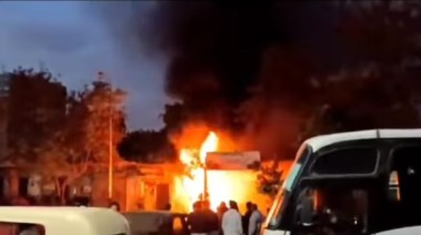 جانب من الحريق 