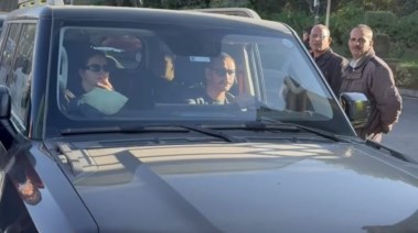 هنادي مهنا وأحمد خالد صالح في جنازة الماكيير محمد عبد الحميد