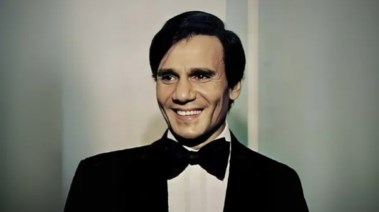 الفنان الراحل عبد الحليم حافظ