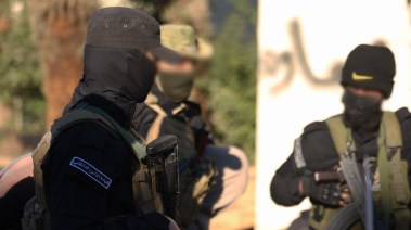 تفكيك شبكة تهريب أسلحة مرتبطة بداعش في ريف دمشق