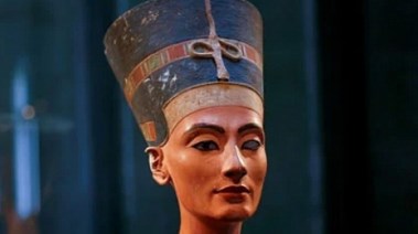 تمثال الملكة نفرتاري