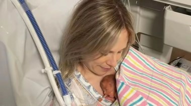  السيدة جينا هاتشيسون