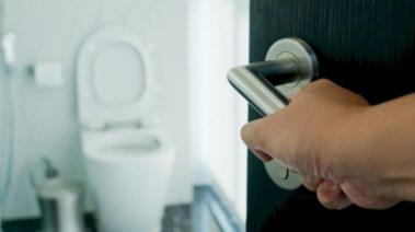 دخول الحمام 