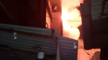 حريق محل متجاري بمنطقة الخواجات المنصورة