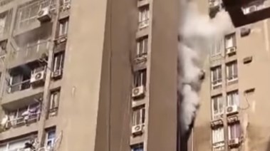 جانب من الحريق في شقة عمارات العبور