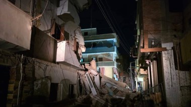 العقار المنهار