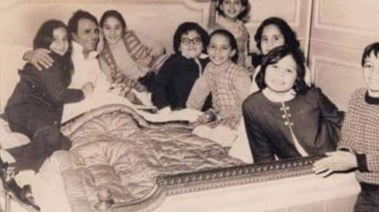 الفنان الراحل عبدالحليم حافظ وأسرته - أرشيفية 