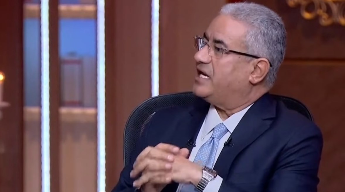 الدكتور عبد الناصر عمر أستاذ الطب النفسي