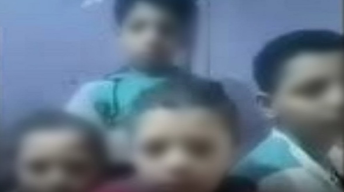 جانب من فيديو عرض الأطفال