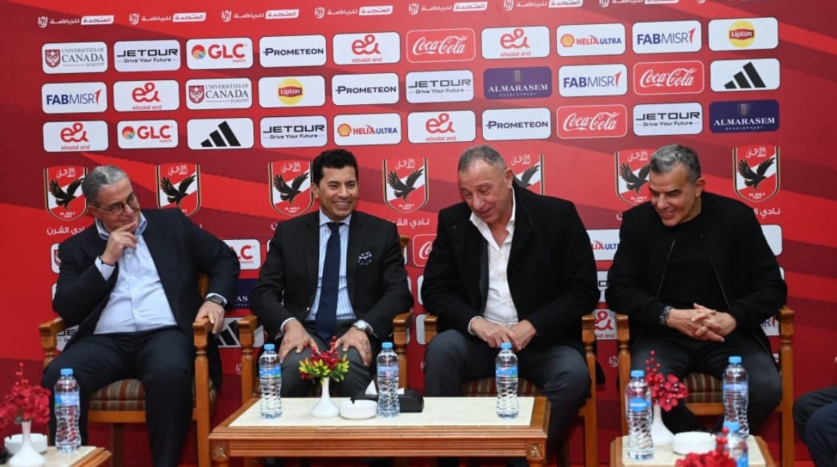 وزير الشباب والرياضة يزور الأهلي