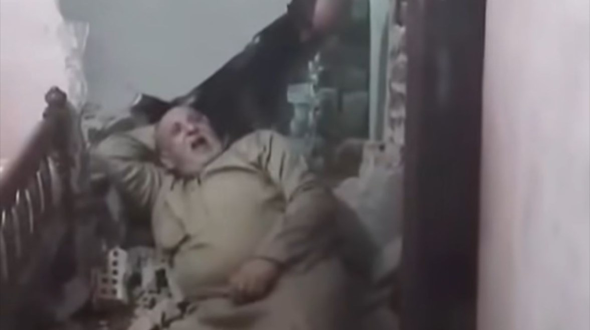 لقطة من فيديو المسن المصفوع بكفر الشيخ