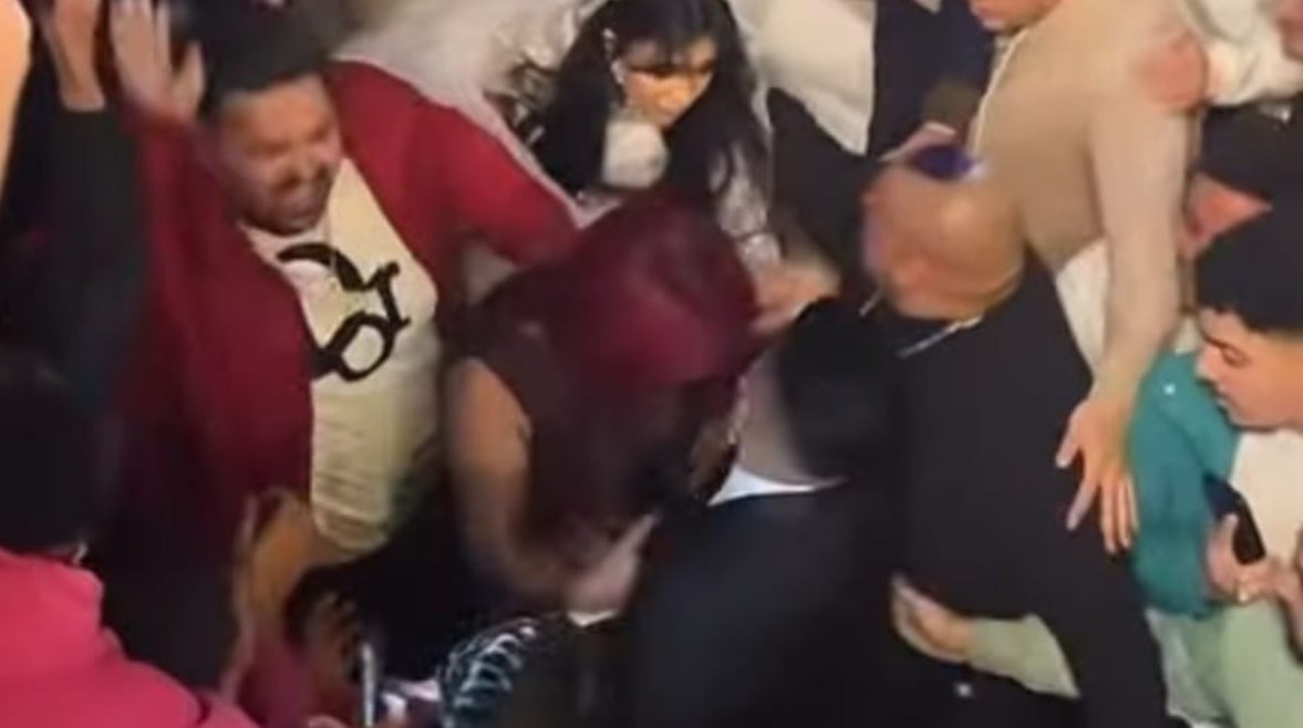 فرح كروان مشاكل