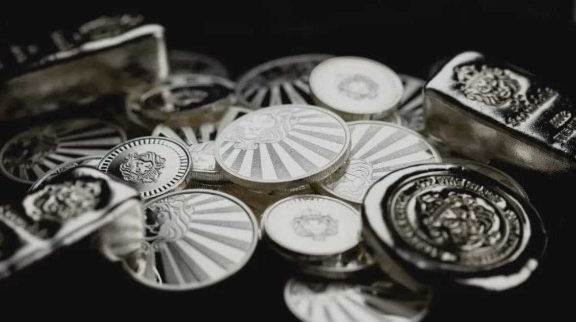 أسعار الفضة محليًا وعالميًا