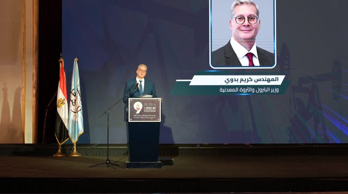 كريم بدوي وزير البترول والثروة المعدنية