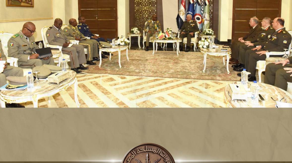 وزير الدفاع والإنتاج الحربى الفريق أول عبد المجيد صقر