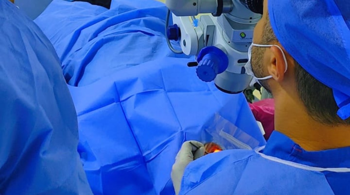 صناع الخير تجري عمليات عيون بسوهاج