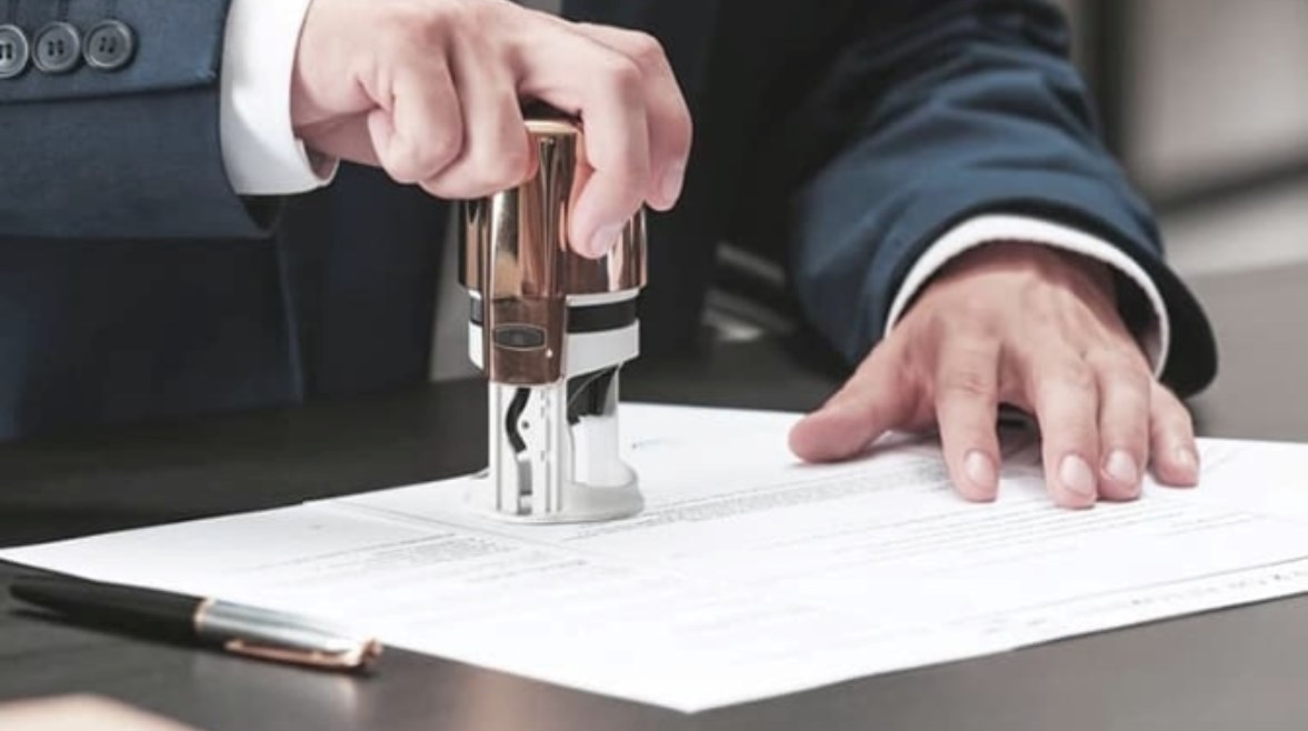 عقود عمل وهمية- تعبيرية