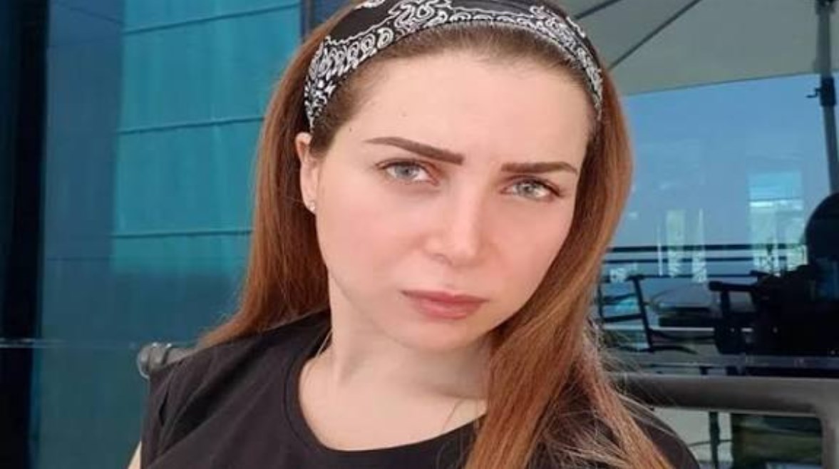 الفنانة مي عز الدين 