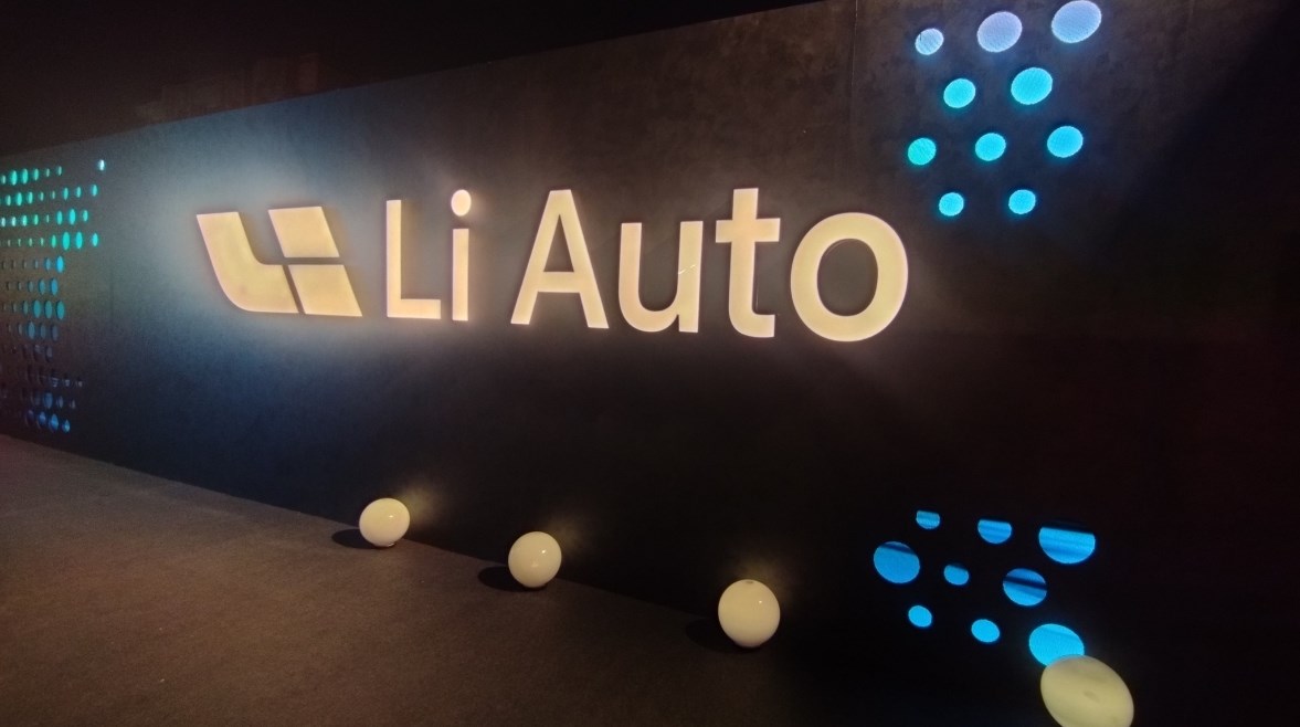علامة سيارات Li AUTO