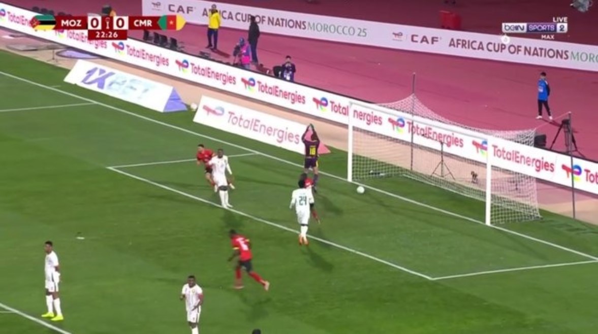 الكاميرون وموزمبيق 