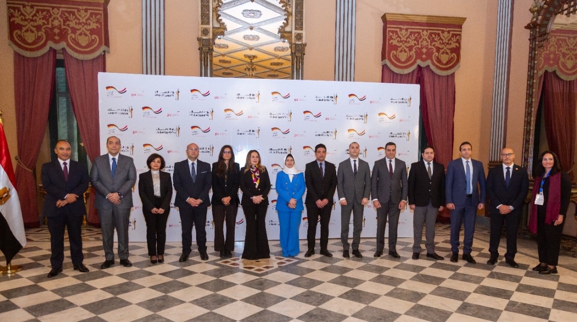 جانب من الجلسة الحوارية