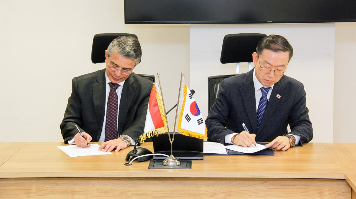 جانب من توقيع المذكرة بين الجمارك المصرية والكورية