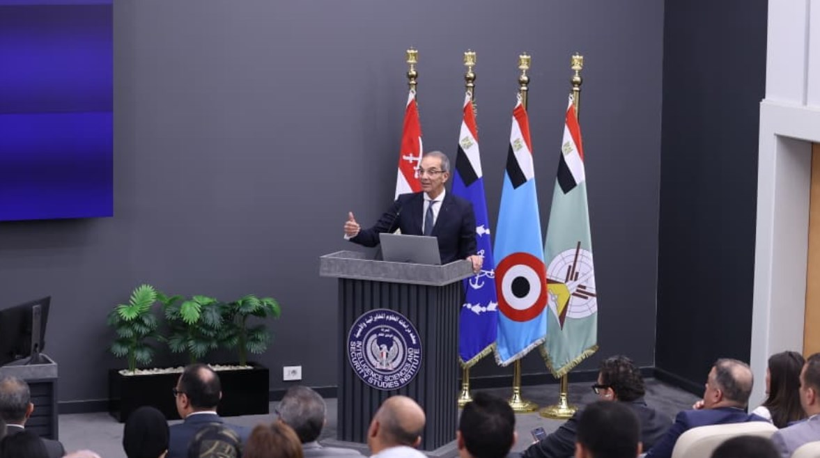 وزير الاتصالات وتكنولوجيا المعلومات الدكتور عمرو طلعت