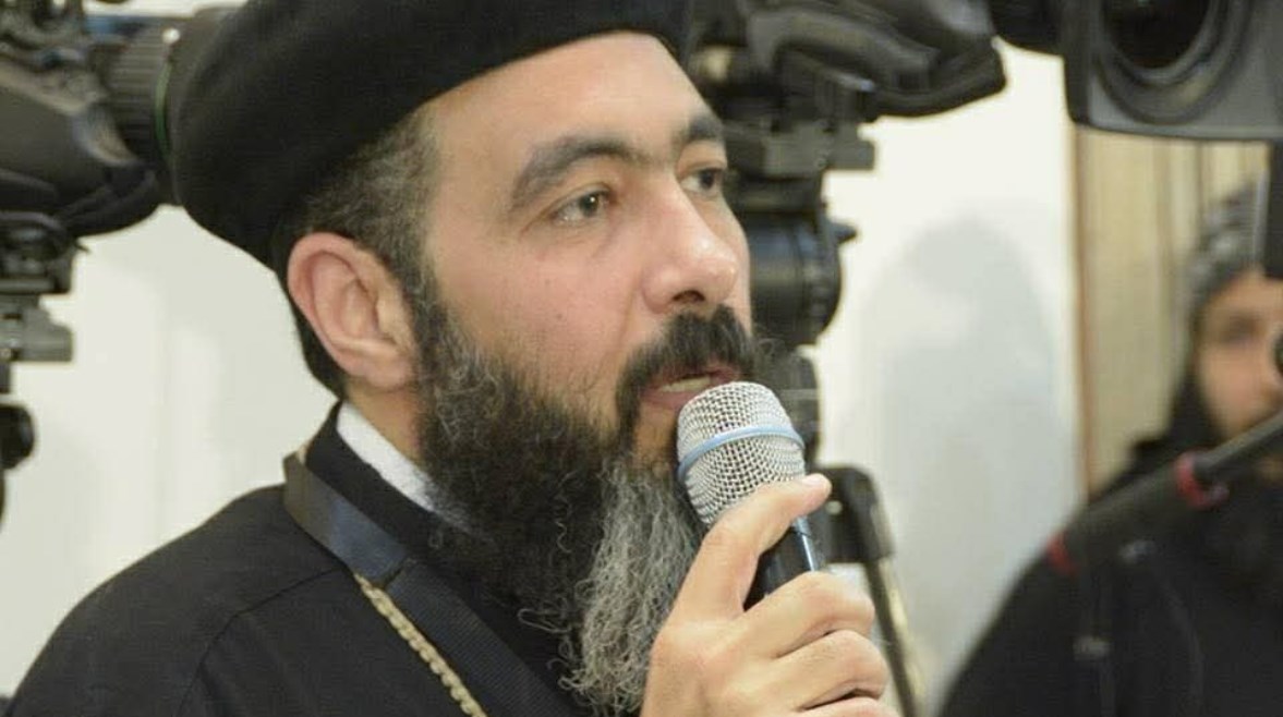 لا للحياة البرية المتوحشة داخل المدن.. المتحدث الإعلامي لمطرانية بورسعيد ينضم لقائمة ضحايا عقر الكلاب ويوجه نداءً عاجلاً للمسؤولين