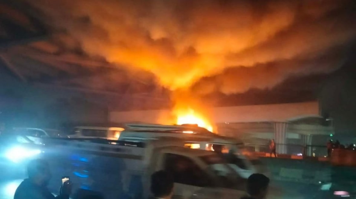 جانب من الحريق 