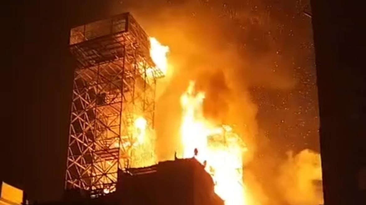 جانب من الحريق 