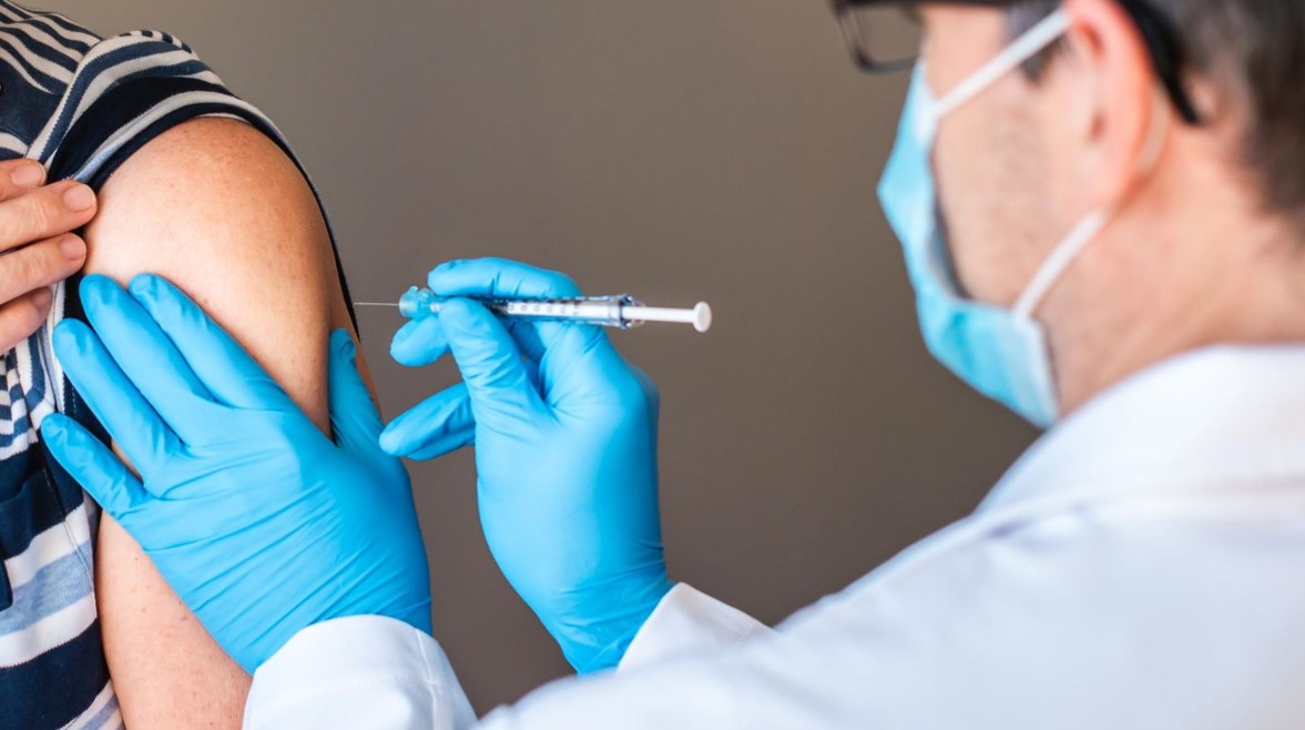 لقاحات كوفيد-19- تعبيرية