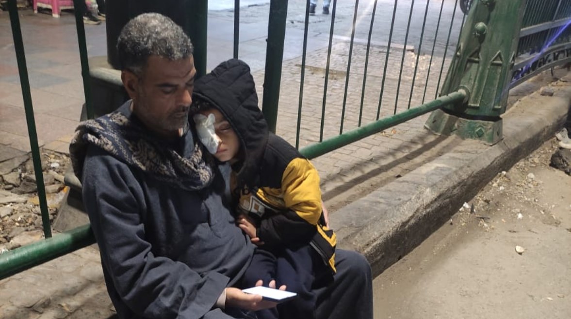 الطفل عمر ياسر ووالده