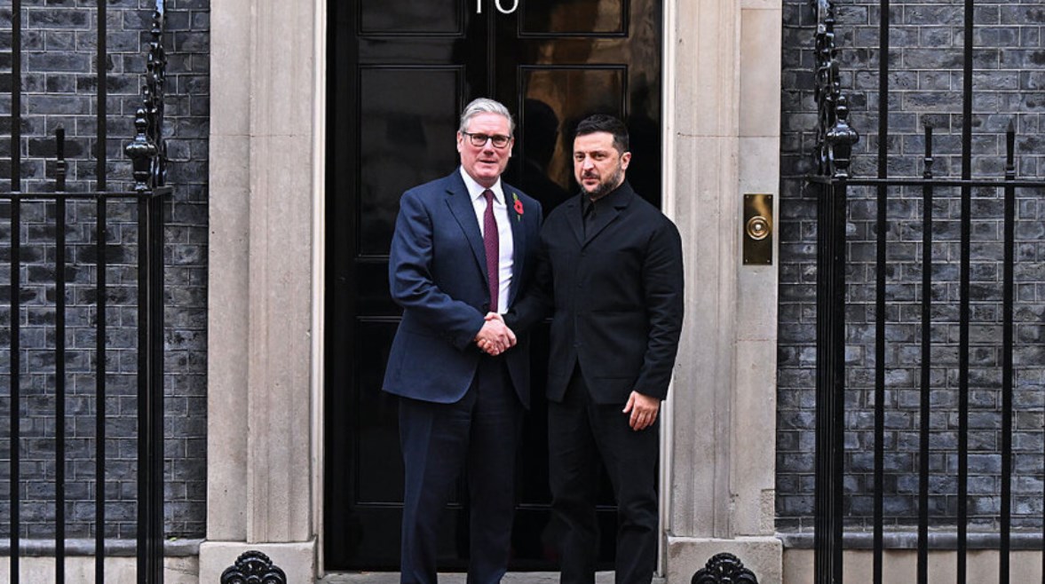 رئيس الوزراء البريطاني كير ستارمر يستقبل الرئيس الأوكراني فولوديمير زيلينيسكي