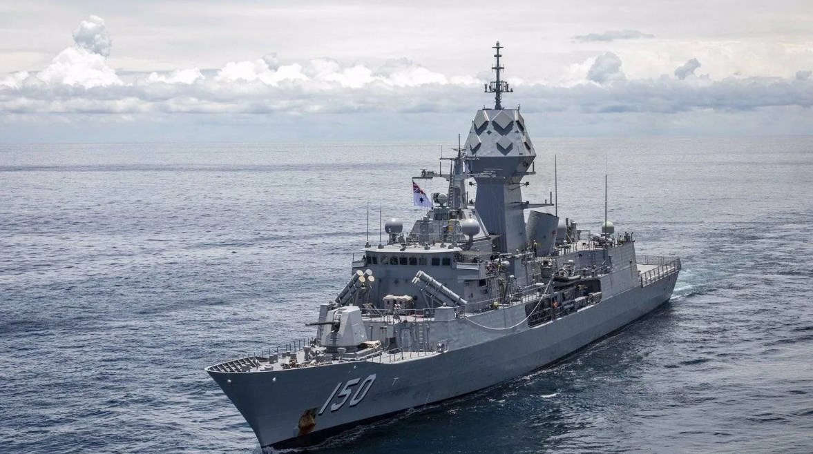 سفينة حربية تابعة للبحرية اليابانية